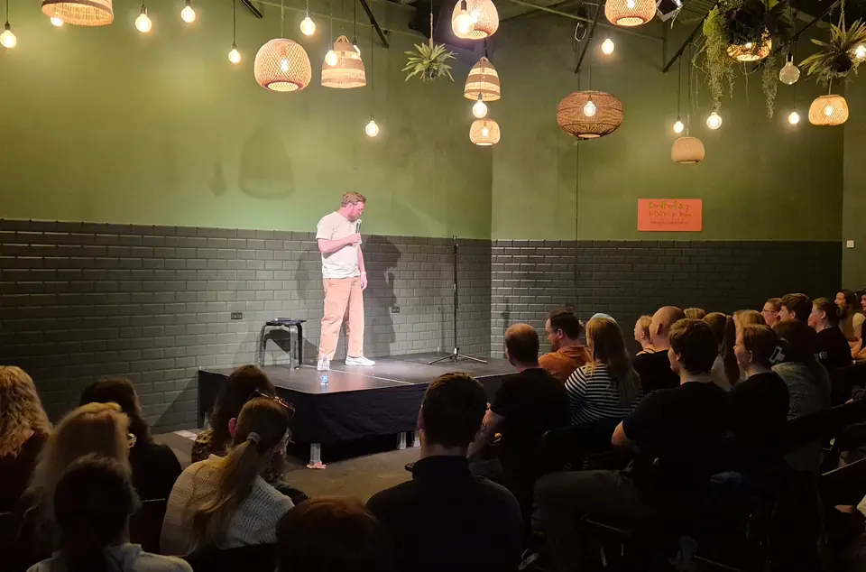 Stand-up-Comedy in der ausverkauften Grøn Stue